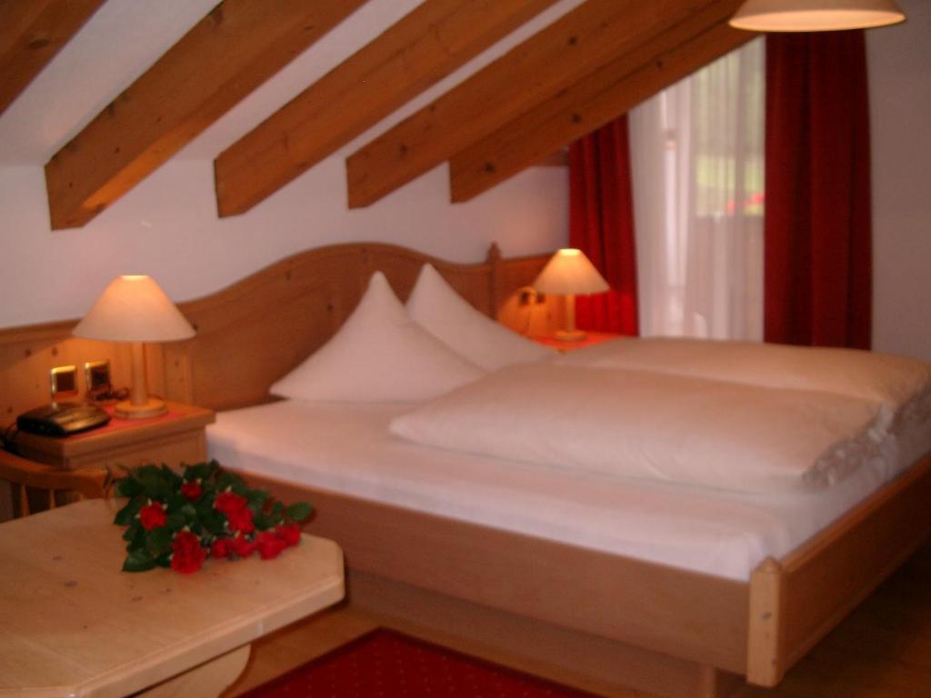 Hotel Camona & Apart Walserhof Samnaun Rum bild