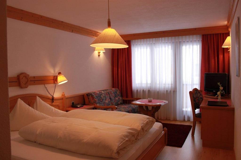 Hotel Camona & Apart Walserhof Samnaun Rum bild