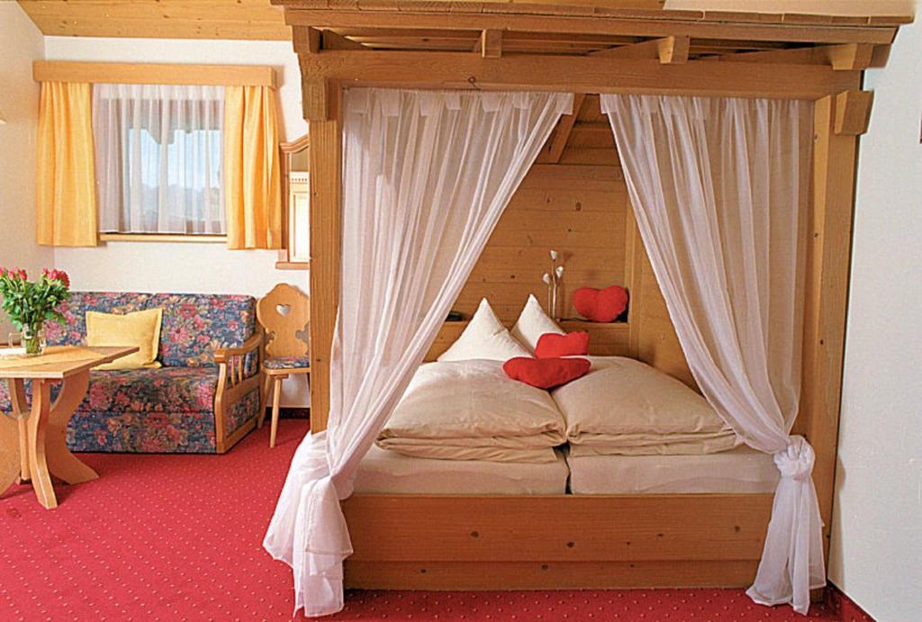 Hotel Camona & Apart Walserhof Samnaun Rum bild