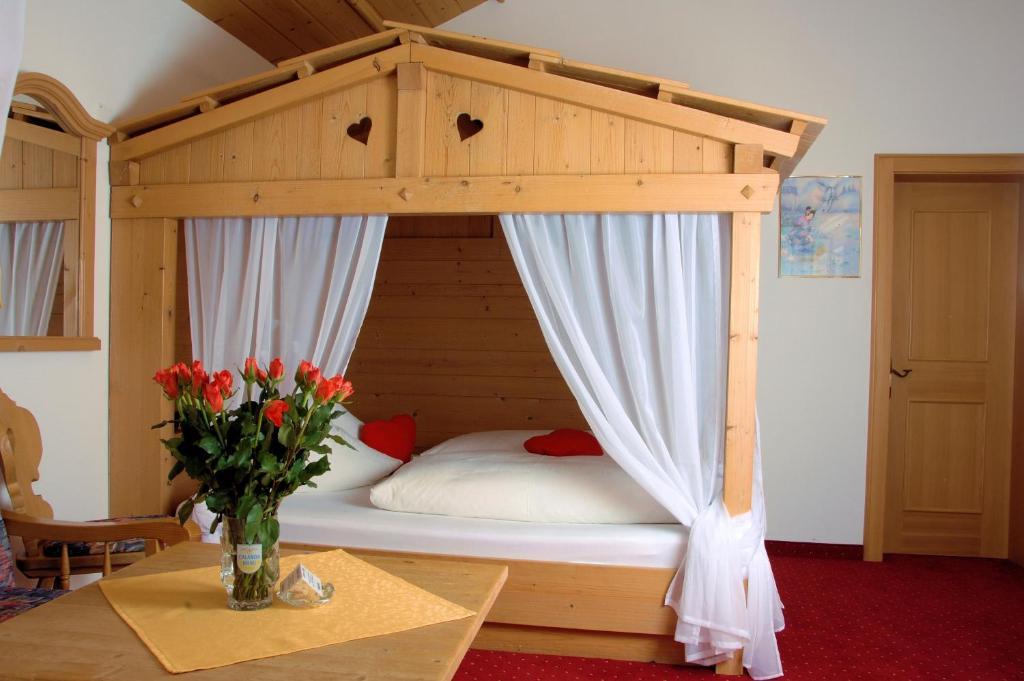 Hotel Camona & Apart Walserhof Samnaun Rum bild