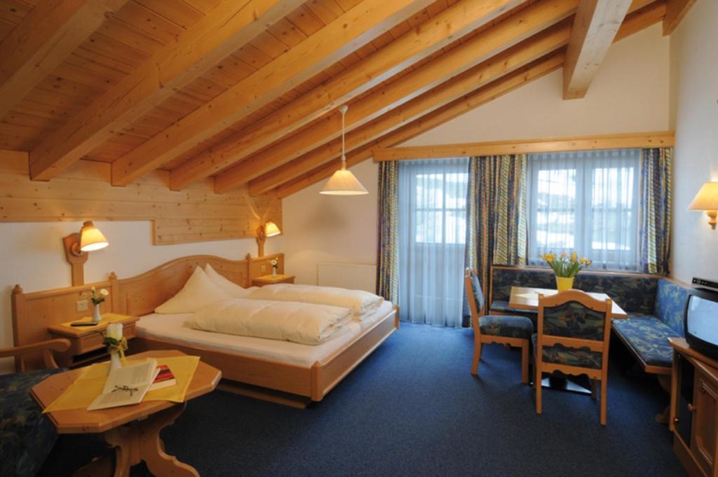 Hotel Camona & Apart Walserhof Samnaun Rum bild