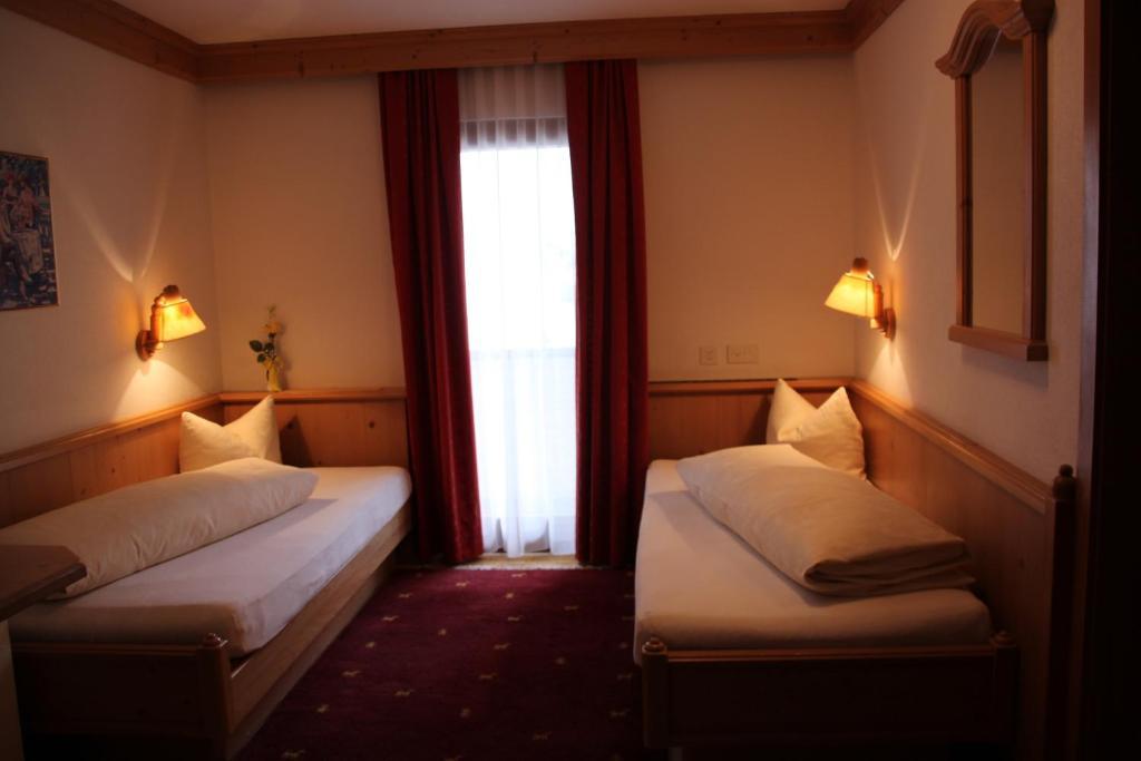 Hotel Camona & Apart Walserhof Samnaun Rum bild