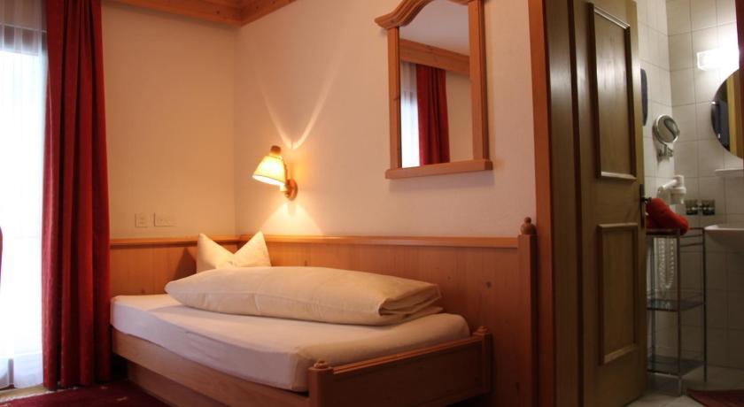 Hotel Camona & Apart Walserhof Samnaun Rum bild