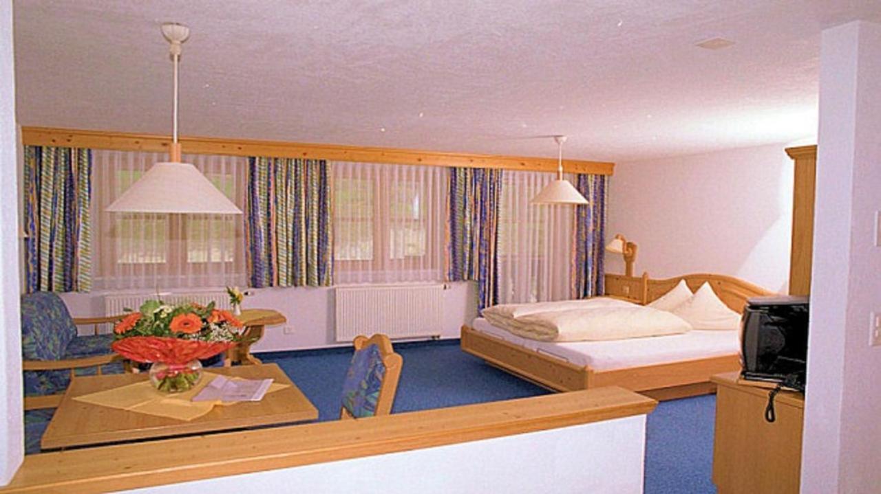 Hotel Camona & Apart Walserhof Samnaun Rum bild
